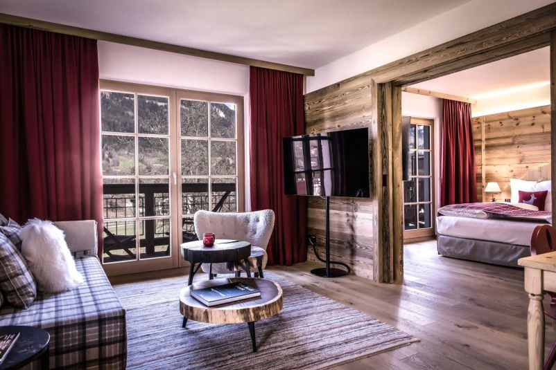 Gemütliche Suite mit rustikalem Flair und Bergblick