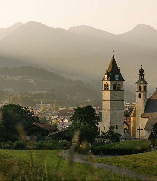 Morgenstimmung über der Stadt Kitzbühel