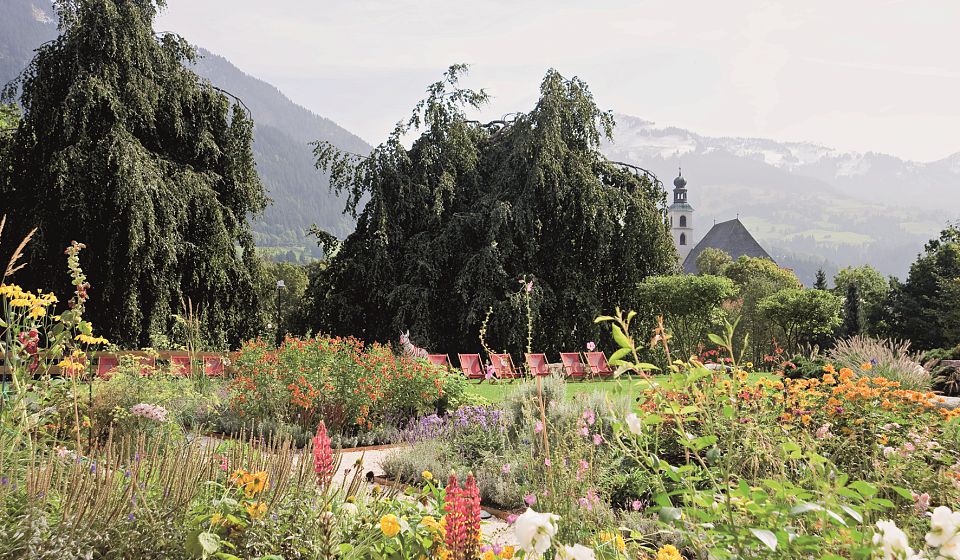 Blühender Garten im Fühling beim Hotel Kitzhof