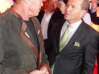 Johannes Mitter und Arnold Schwarzenegger