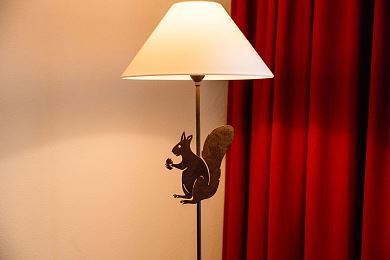 Designlampen in den Doppelzimmern im 4* Superior Hotel Kitzhof