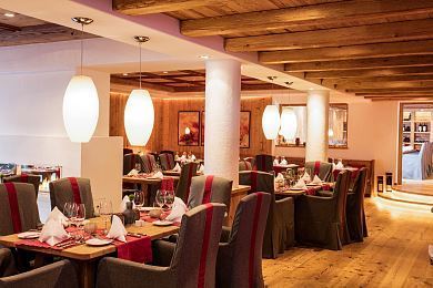 Feine Tiroler Küche in der Kaminstube im 4 Sterne Superior Hotel Kitzhof
